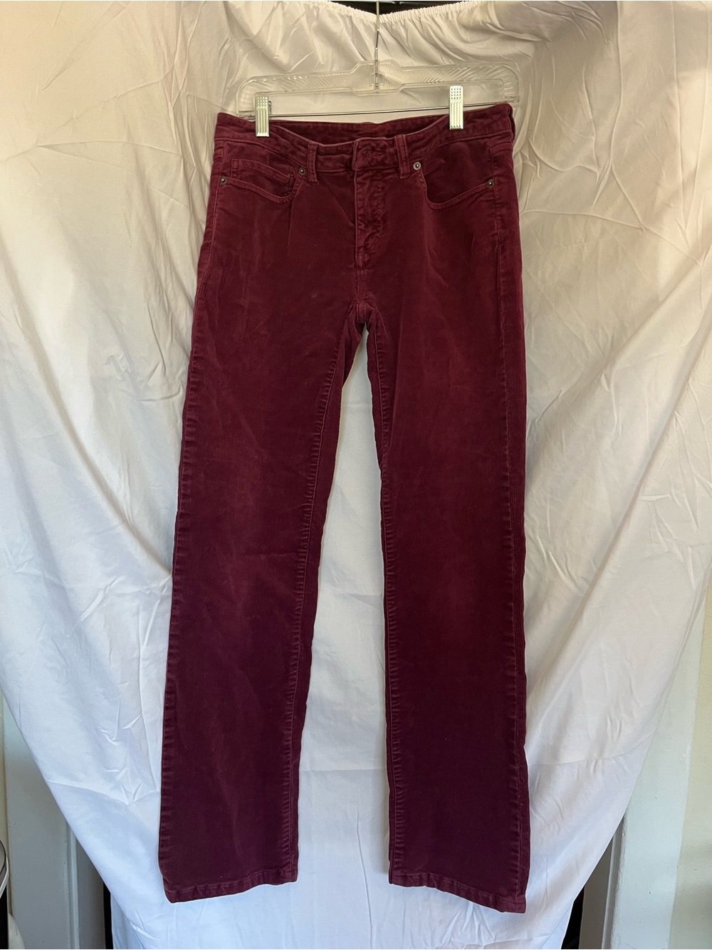 Patagonia Women’s Straight Leg Corduroy Pants in Deep Wine/Plum size 28